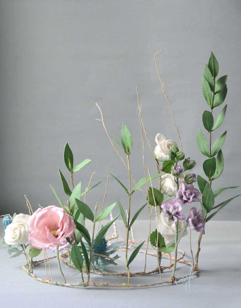 Rings of Lisanthus, Roses, Stocks flowers and foliage rings of sugar Lisanthus, Roses, Stocks flowers and foliage