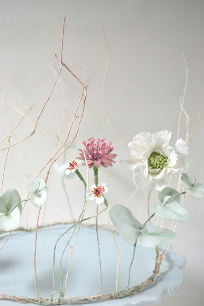 Ring of Flowers, Foliage and Grasses Ring of sugar Flowers, Foliage and Grasses wedding cake decoration