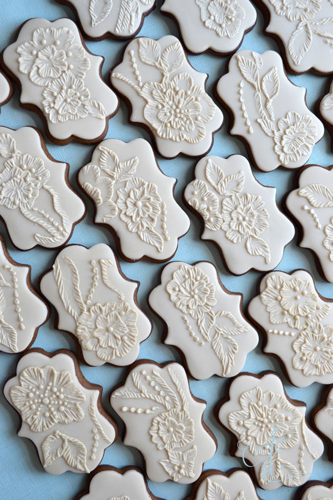 lace iced biscuit wedding favours