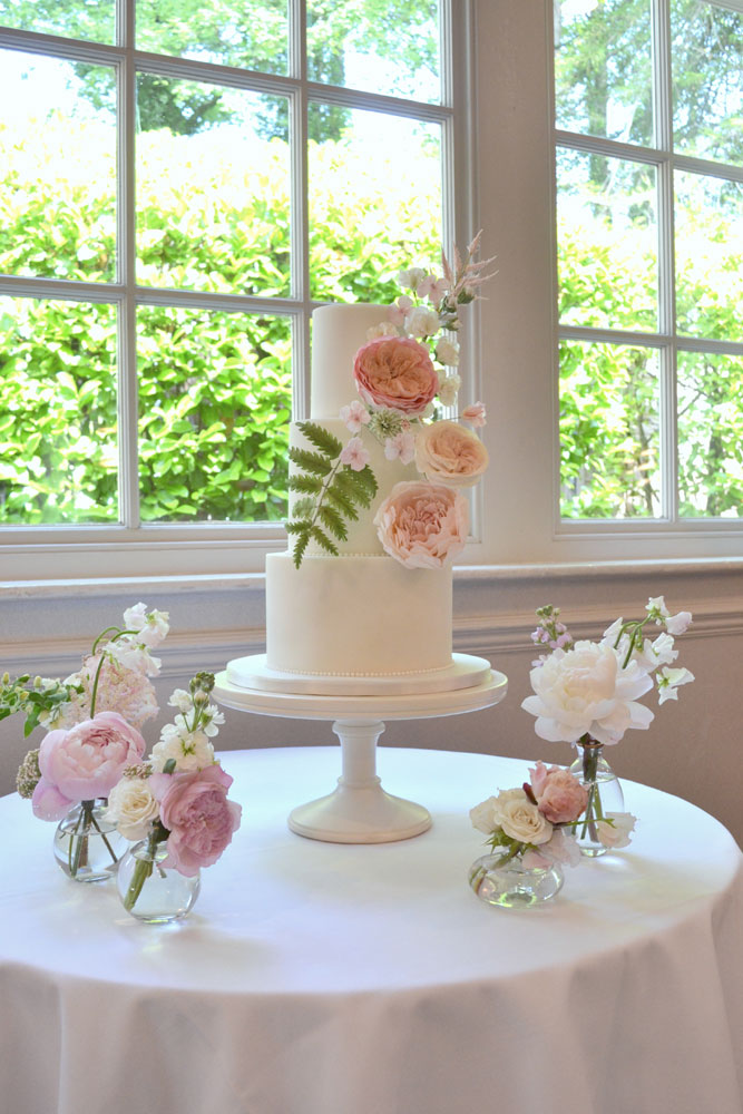 Wedding cake Wood Hall Hotel and Spa