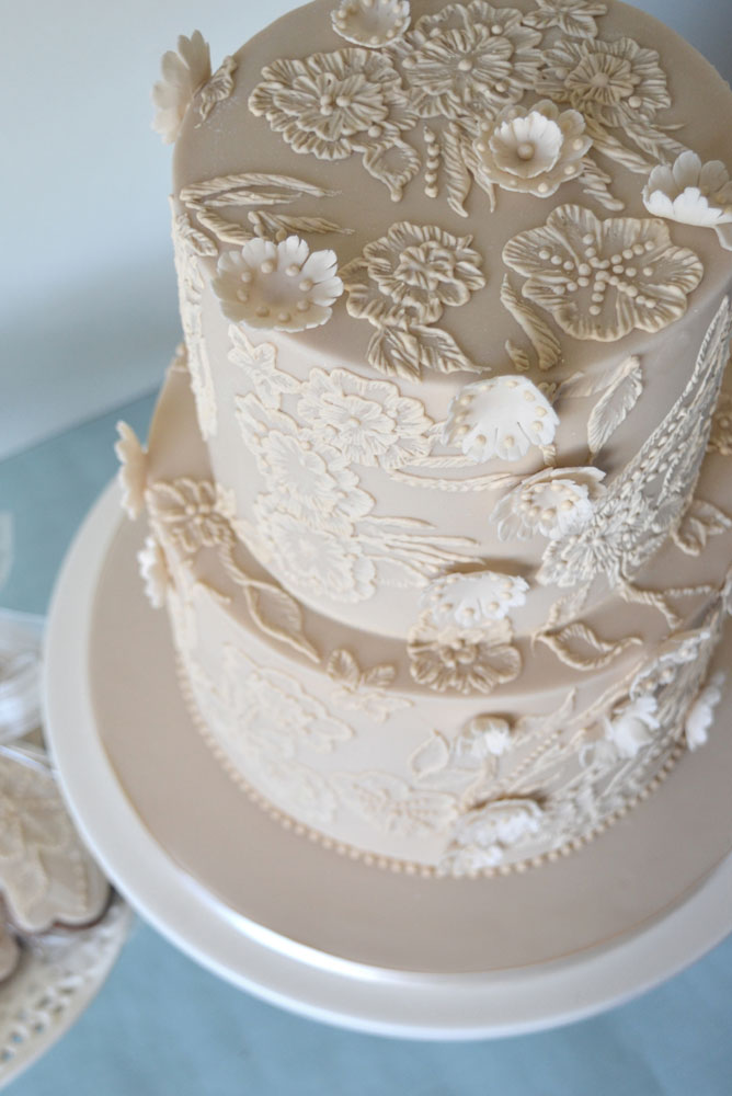 Lace piped wedding cake