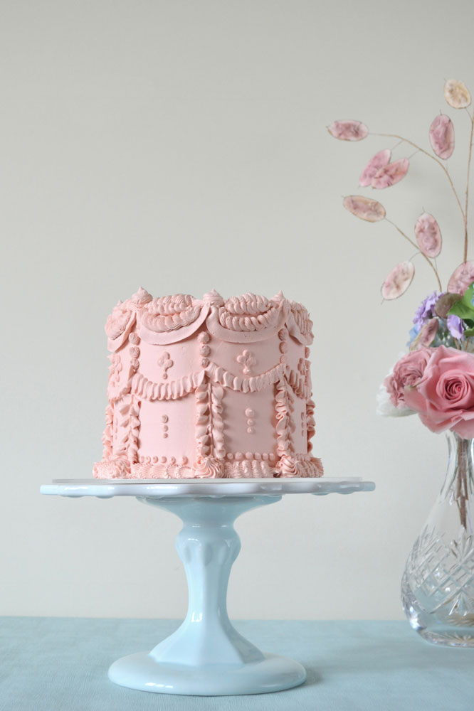 Lambeth vintage style buttercream piped cake