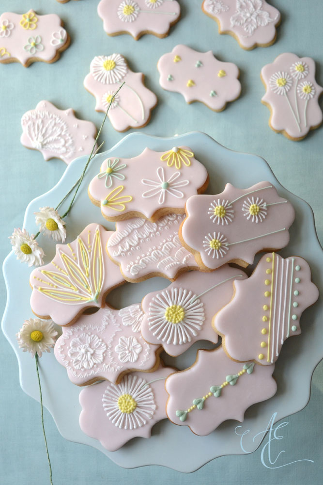 Baby shower iced biscuit favours