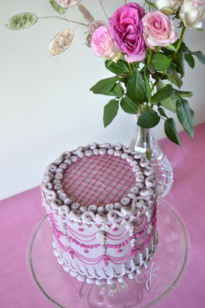 Lauren Lavender and pink vintage cake