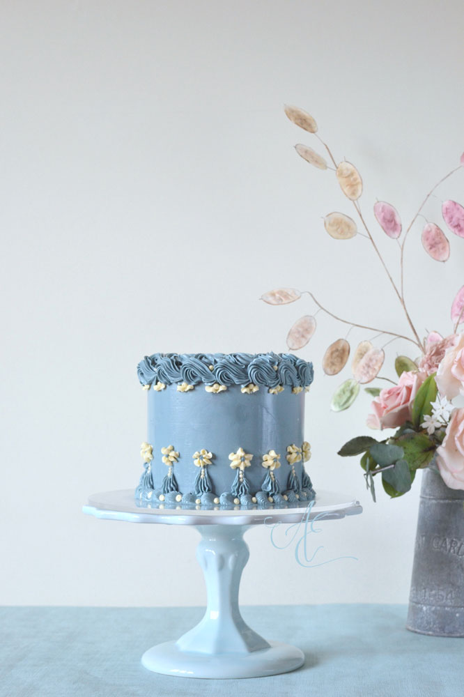 Bridget vintage cake wedgewood inspired